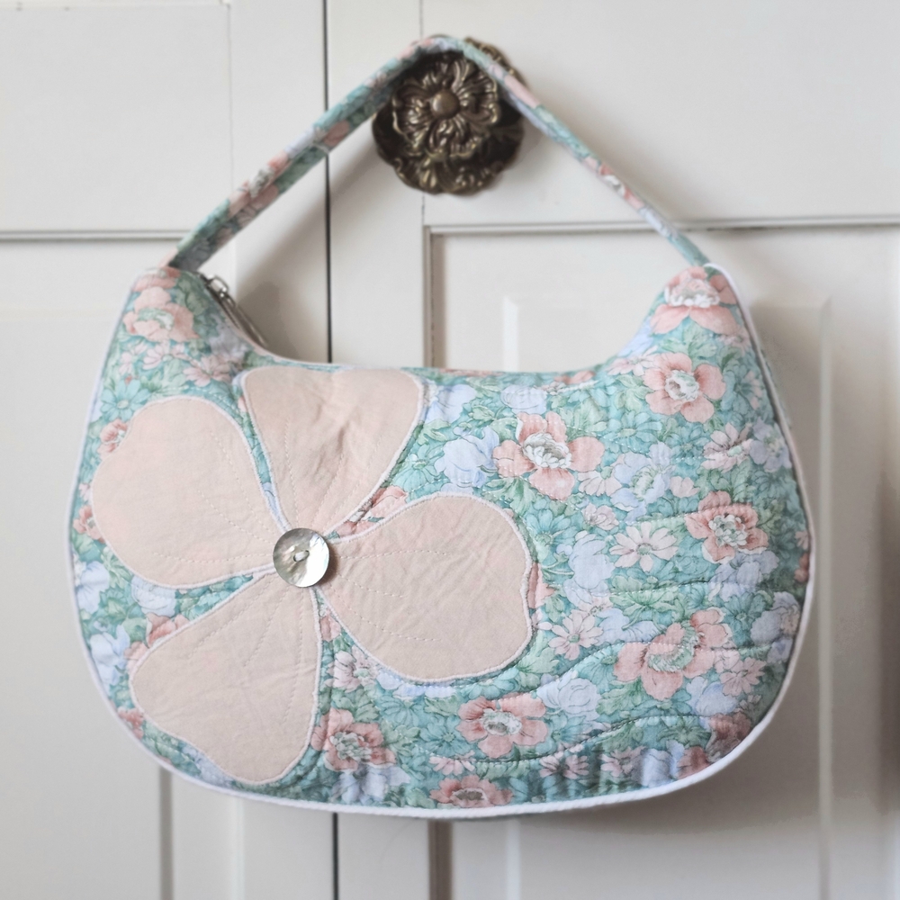NEW Pastel Floral Applique Handbag